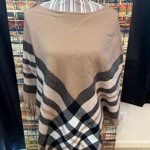 V Fraas Poncho, NWT